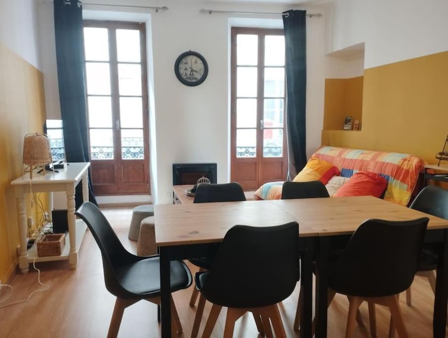 Appartement En Plein Centre. Carpentras Buitenkant foto