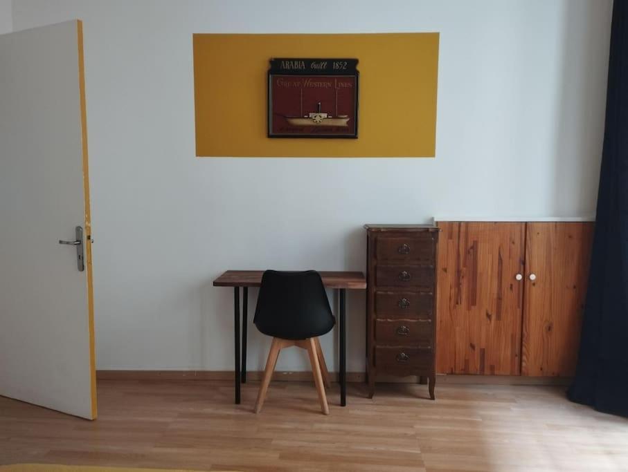 Appartement En Plein Centre. Carpentras Buitenkant foto