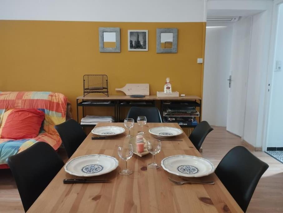 Appartement En Plein Centre. Carpentras Buitenkant foto